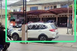 Disewakan Ruko komersial di Duren Sawit luas bangunan 300m2 Disewakan Ruko komersial di Duren Sawit luas bangunan 300m2
