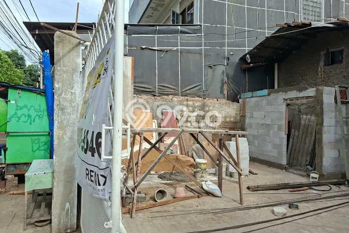 Rumah Luxury Modern Tanpa Renovasi di Jembatan Besi Jakarta Barat Rumah Luxury Modern Tanpa Renovasi di Jembatan Besi Jakarta Barat