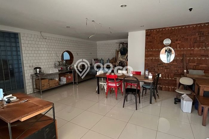 Rumah Strategis LT 370m² / LB 450m² di Lokasi Strategis Hegarmanah, Bandung Rumah Strategis LT 370m² / LB 450m² di Lokasi Strategis Hegarmanah, Bandung