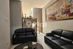 For Sale! Luxury House LT 240m2 Desain Modern di Mekar Wangi For Sale! Luxury House LT 240m2 Desain Modern di Mekar Wangi
