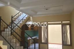 Lokasi terbaik! Rumah siap huni disewakan di Arcamanik LB 255m2 Lokasi terbaik! Rumah siap huni disewakan di Arcamanik LB 255m2
