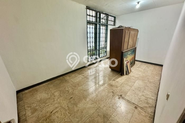 SPECIAL OFFER! Rumah di Margahayu, 4 KT, Area Strategis, LT 183m2m² LB 180m2m² SPECIAL OFFER! Rumah di Margahayu, 4 KT, Area Strategis, LT 183m2m² LB 180m2m²