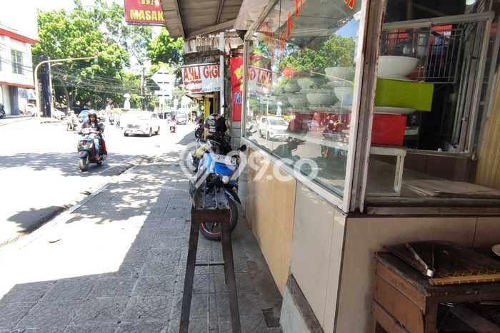 Unit Komersial Disewakan di Pasir Kaliki di Area Ramai & Strategis Unit Komersial Disewakan di Pasir Kaliki di Area Ramai & Strategis