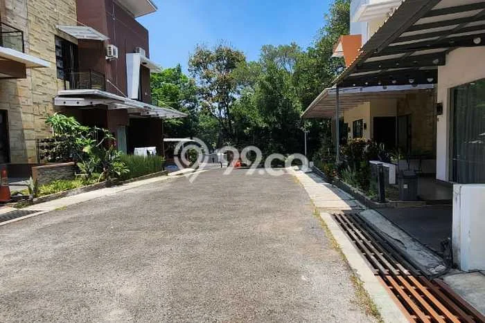 Rumah Disewakan Bandung LT 153m2 LB 220m2 Kawasan Surya Sumantri Rumah Disewakan Bandung LT 153m2 LB 220m2 Kawasan Surya Sumantri