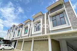 Lokasi Strategis! Dijual Ruko Bisnis di Jatinangor, Sumedang Kondisi Baik Lokasi Strategis! Dijual Ruko Bisnis di Jatinangor, Sumedang Kondisi Baik