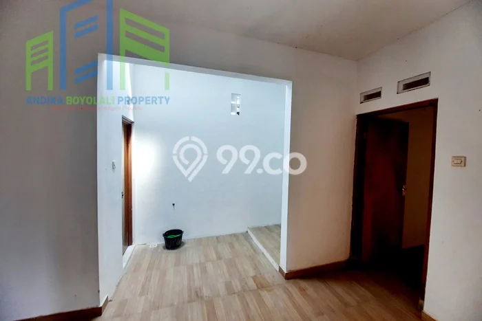 SIAP HUNI! Rumah Asri area Mojosongo, LT 60m2m² LB 40m2m² SIAP HUNI! Rumah Asri area Mojosongo, LT 60m2m² LB 40m2m²