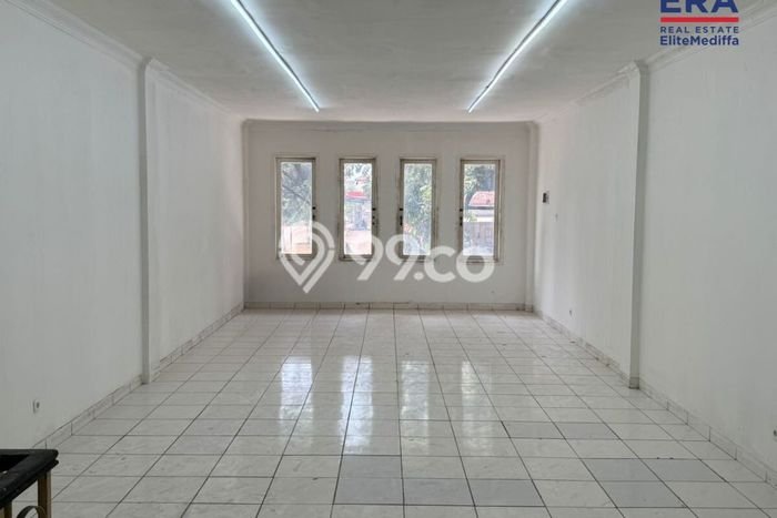 FOR SALE! Ruko di Mampang Prapatan Jakarta Selatan, LT 103m2, LB 180m2 FOR SALE! Ruko di Mampang Prapatan Jakarta Selatan, LT 103m2, LB 180m2