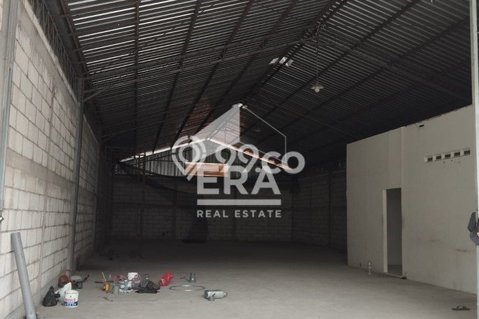 Gudang disewakan di Semarang Barat Semarang dengan luas bangunan 220m2 Gudang disewakan di Semarang Barat Semarang dengan luas bangunan 220m2