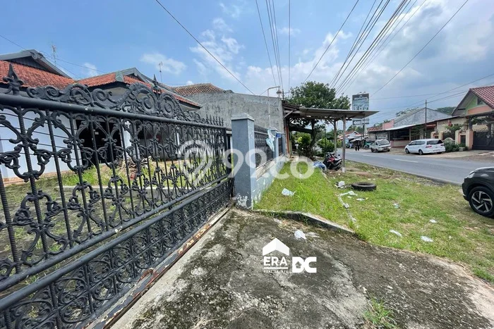 Rumah Modern area Bandar, Batang, Luas 445m² Bangunan 200m² Rumah Modern area Bandar, Batang, Luas 445m² Bangunan 200m²