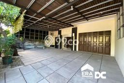 Rumah Asri di Majapahit, 4 KM, Area Tenang, LT 200m² Bangunan 300m² Rumah Asri di Majapahit, 4 KM, Area Tenang, LT 200m² Bangunan 300m²