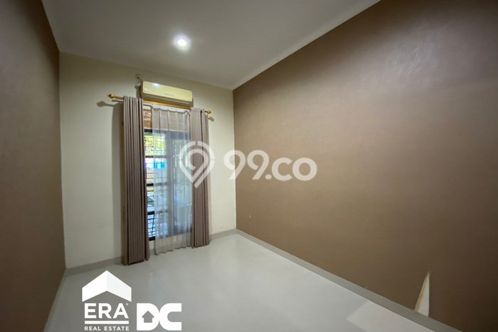 Rumah Asri di Majapahit, 4 KM, Area Tenang, LT 200m² Bangunan 300m² Rumah Asri di Majapahit, 4 KM, Area Tenang, LT 200m² Bangunan 300m²