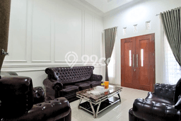 Rumah Strategis Modern Lb 275m2 di Genuk, Semarang Rumah Strategis Modern Lb 275m2 di Genuk, Semarang