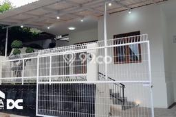 Hunian Mewah LT 150m² / LB 120m² di Kompleks Cluster Banyumanik, Semarang Hunian Mewah LT 150m² / LB 120m² di Kompleks Cluster Banyumanik, Semarang