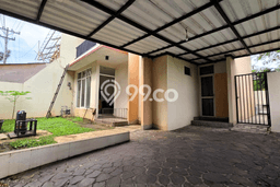 Jual Rumah Bagus Siap Huni LB 180m2 di Banyumanik, Semarang Jual Rumah Bagus Siap Huni LB 180m2 di Banyumanik, Semarang