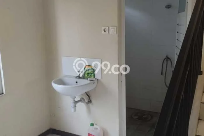 Ruko disewakan di Pedurungan Semarang dengan luas bangunan 273m2 Ruko disewakan di Pedurungan Semarang dengan luas bangunan 273m2