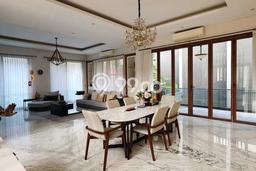 For Sale Rumah Mewah Exclusive di Kebayoran Baru, Jakarta Selatan For Sale Rumah Mewah Exclusive di Kebayoran Baru, Jakarta Selatan