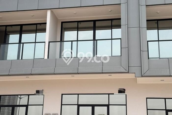 Ruko untuk Disewa di Pusat Jakarta Utara Luas Bangunan 270m2 Ruko untuk Disewa di Pusat Jakarta Utara Luas Bangunan 270m2