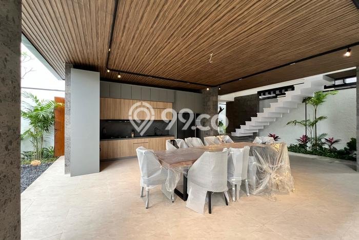 LOKASI STRATEGIS! Vila di , Luas 250m2m², Lingkungan Strategis LOKASI STRATEGIS! Vila di , Luas 250m2m², Lingkungan Strategis