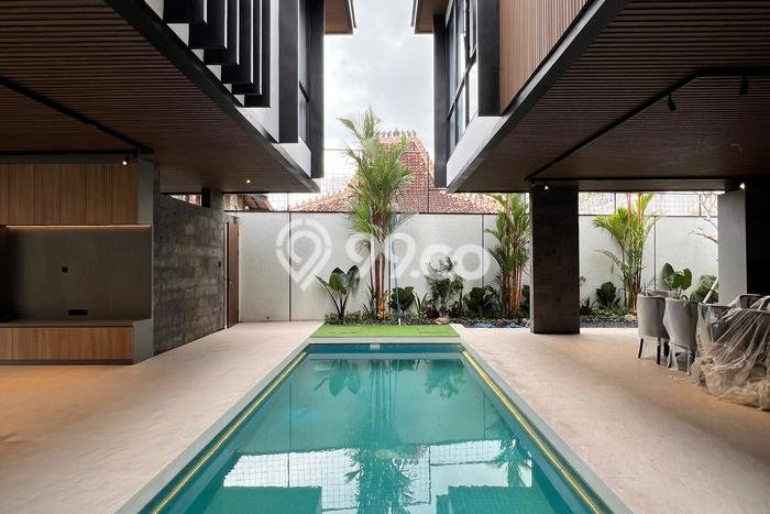 LOKASI STRATEGIS! Vila di , Luas 250m2m², Lingkungan Strategis LOKASI STRATEGIS! Vila di , Luas 250m2m², Lingkungan Strategis
