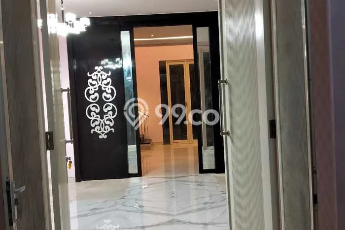 Rumah di Pakuwon City, 5 KT, Pemandangan Indah, Luas 450m2m² Bangunan 600m2m² Rumah di Pakuwon City, 5 KT, Pemandangan Indah, Luas 450m2m² Bangunan 600m2m²