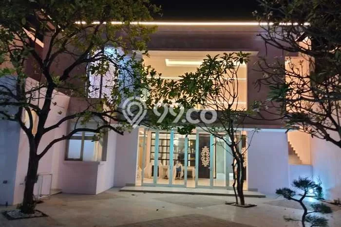 Rumah di Pakuwon City, 5 KT, Pemandangan Indah, Luas 450m2m² Bangunan 600m2m² Rumah di Pakuwon City, 5 KT, Pemandangan Indah, Luas 450m2m² Bangunan 600m2m²