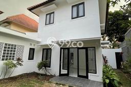 Rumah Luxury Modern Tanpa Renovasi di Kota Baru Parahyangan Bandung Rumah Luxury Modern Tanpa Renovasi di Kota Baru Parahyangan Bandung