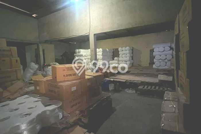Gudang di Cijerah, Luas 400m², Jalan Utama, Ready Usaha Gudang di Cijerah, Luas 400m², Jalan Utama, Ready Usaha