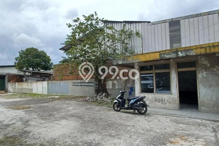 Disewakan Gudang di Kawasan Ramai Leuwi Gajah Luas 3400m2 Disewakan Gudang di Kawasan Ramai Leuwi Gajah Luas 3400m2