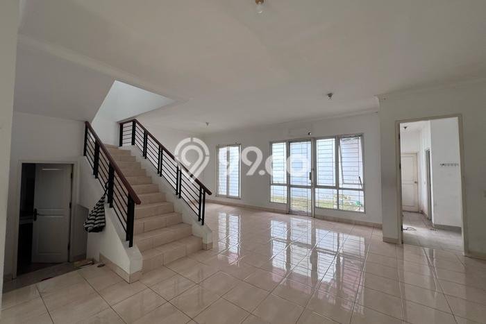 PENAWARAN EKSKLUSIF! Rumah kawasan BSD The Green, 3 KM, Area Premium, LT 180m² LB 153m² PENAWARAN EKSKLUSIF! Rumah kawasan BSD The Green, 3 KM, Area Premium, LT 180m² LB 153m²