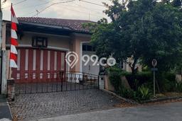 For Sale Rumah 5 Kamar Lokasi Ideal Bagus dan Strategis di Limo For Sale Rumah 5 Kamar Lokasi Ideal Bagus dan Strategis di Limo