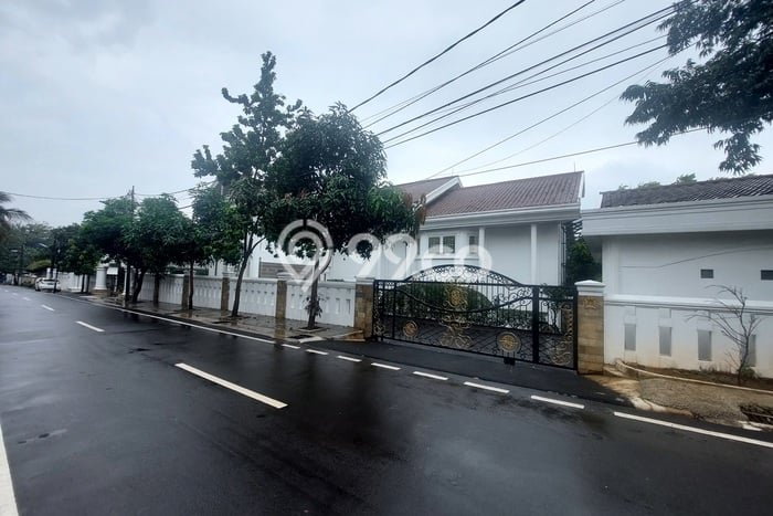 Rumah Mewah LB 600m2 Siap Huni Desain Elegan di Bambu Apus, Jakarta Timur Rumah Mewah LB 600m2 Siap Huni Desain Elegan di Bambu Apus, Jakarta Timur