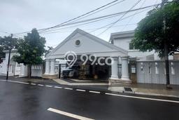 Rumah Mewah LB 600m2 Siap Huni Desain Elegan di Bambu Apus, Jakarta Timur Rumah Mewah LB 600m2 Siap Huni Desain Elegan di Bambu Apus, Jakarta Timur