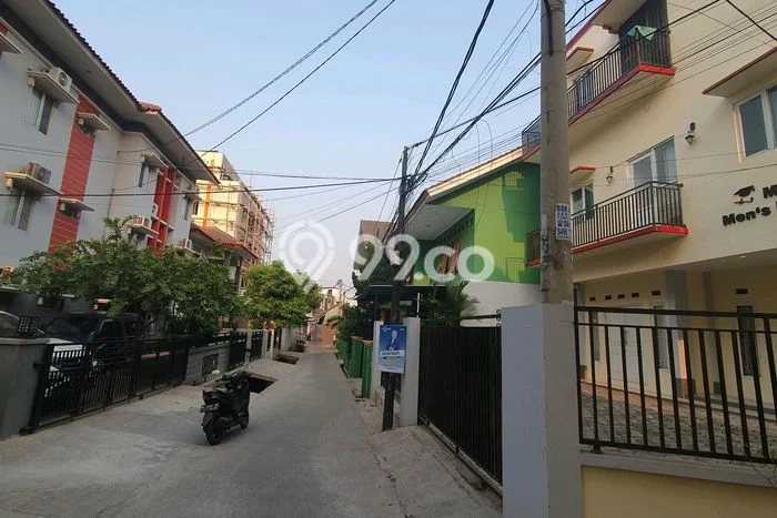 Dijual Rumah Kost di Kukusan, Depok, 38 KT, 38 KM, Bangunan 1200m2 Dijual Rumah Kost di Kukusan, Depok, 38 KT, 38 KM, Bangunan 1200m2