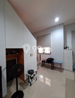 Siap Huni Rumah Mewah 4 Kamar di Kembangan Dekat ke Mana Saja Siap Huni Rumah Mewah 4 Kamar di Kembangan Dekat ke Mana Saja