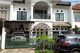 Rumah Elit Modern Tanpa Renovasi di Bintaro Jakarta Selatan Rumah Elit Modern Tanpa Renovasi di Bintaro Jakarta Selatan