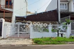 HARGA TERBAIK! Rumah Premium di Pulomas, LT 162m² LB 162m² HARGA TERBAIK! Rumah Premium di Pulomas, LT 162m² LB 162m²