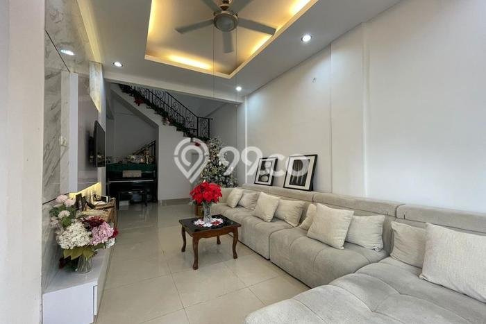 Dijual Rumah Premium dengan Fasilitas Sekitar Lengkap di Pulo Gadung, Jakarta Timur Dijual Rumah Premium dengan Fasilitas Sekitar Lengkap di Pulo Gadung, Jakarta Timur