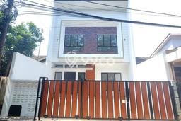 Rumah Elit Modern Tanpa Renovasi di BSD Griya Loka Tangerang Rumah Elit Modern Tanpa Renovasi di BSD Griya Loka Tangerang