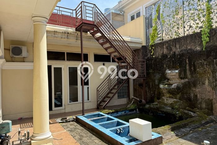 For Sale Rumah Mewah Exclusive di Serpong Utara, Tangerang Selatan For Sale Rumah Mewah Exclusive di Serpong Utara, Tangerang Selatan