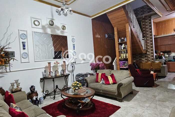 Rumah Mewah Siap Huni LT 135m2 di Kramat Jati, Jakarta Timur Rumah Mewah Siap Huni LT 135m2 di Kramat Jati, Jakarta Timur