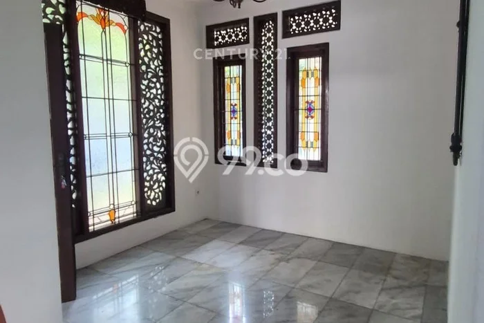 Rumah Tenang di Sektor 7-Bintaro, 3 KM, Luas 323m² Bangunan 400m² Rumah Tenang di Sektor 7-Bintaro, 3 KM, Luas 323m² Bangunan 400m²