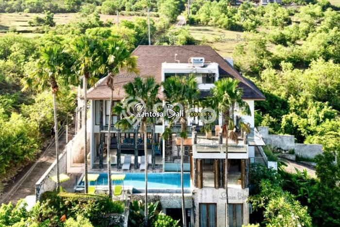 Rumah Strategis dengan Luas Bangunan 350m2m² di Kawasan , Badung Rumah Strategis dengan Luas Bangunan 350m2m² di Kawasan , Badung