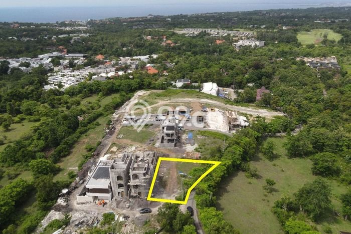 Lahan Dijual Lokasi Pecatu, Badung dengan Luas Tanah 375m2 dan Status - Lahan Dijual Lokasi Pecatu, Badung dengan Luas Tanah 375m2 dan Status -