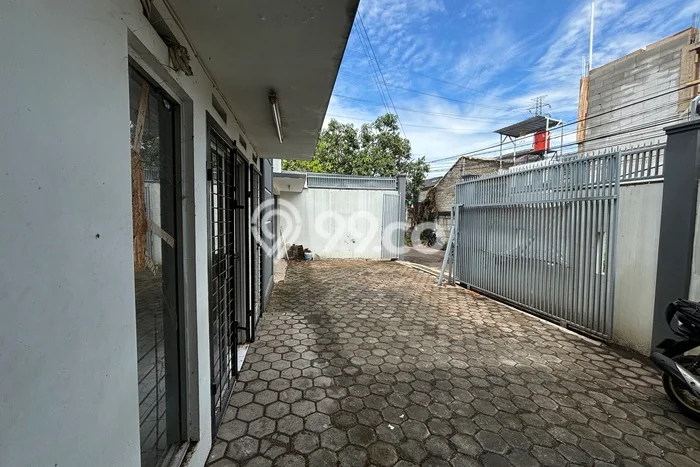 Gudang Disewa di Bandung dengan LB 450m2 Area Komersial Ramai Gudang Disewa di Bandung dengan LB 450m2 Area Komersial Ramai