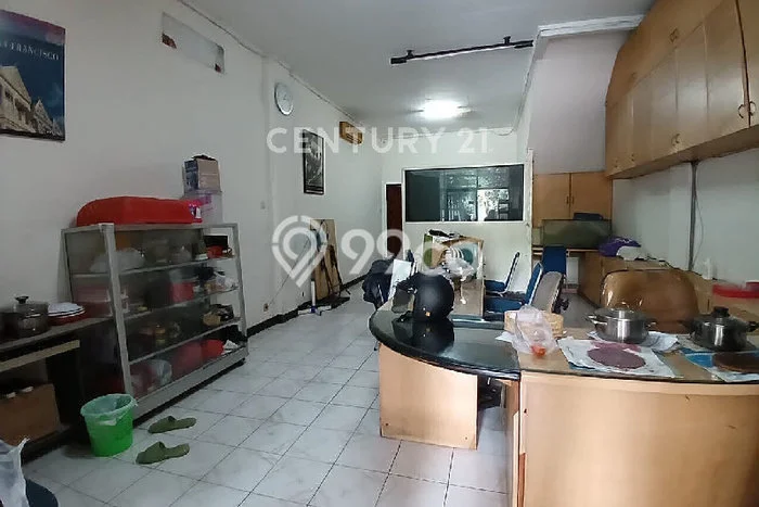 Ruko Dijual di Jakarta Pusat LT 81m2 & LB 202m2 Lokasi Terbaik! Ruko Dijual di Jakarta Pusat LT 81m2 & LB 202m2 Lokasi Terbaik!