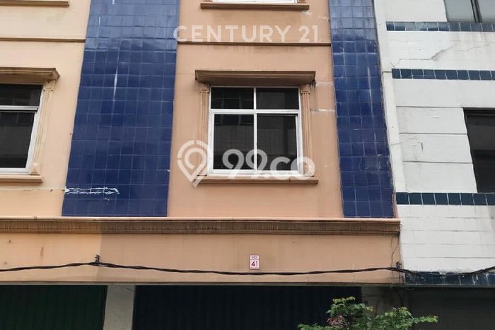 Ruko Dijual di Jakarta Barat LT 72m2 & LB 250m2 Lokasi Terbaik! Ruko Dijual di Jakarta Barat LT 72m2 & LB 250m2 Lokasi Terbaik!