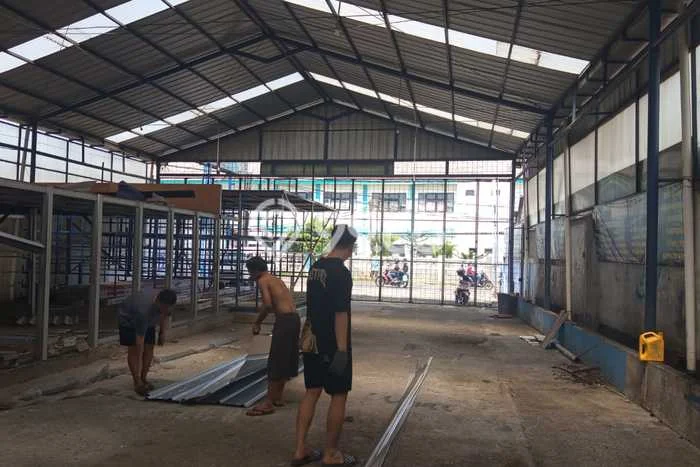 Gudang disewakan lokasi strategis Pamulang Tangerang Selatan 750m2 Gudang disewakan lokasi strategis Pamulang Tangerang Selatan 750m2