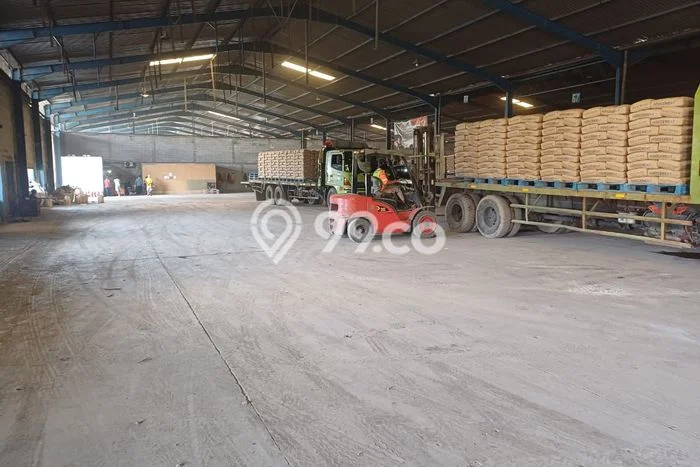 Gudang untuk Disewa di Pusat Tangerang Luas Bangunan 3000m2 Gudang untuk Disewa di Pusat Tangerang Luas Bangunan 3000m2