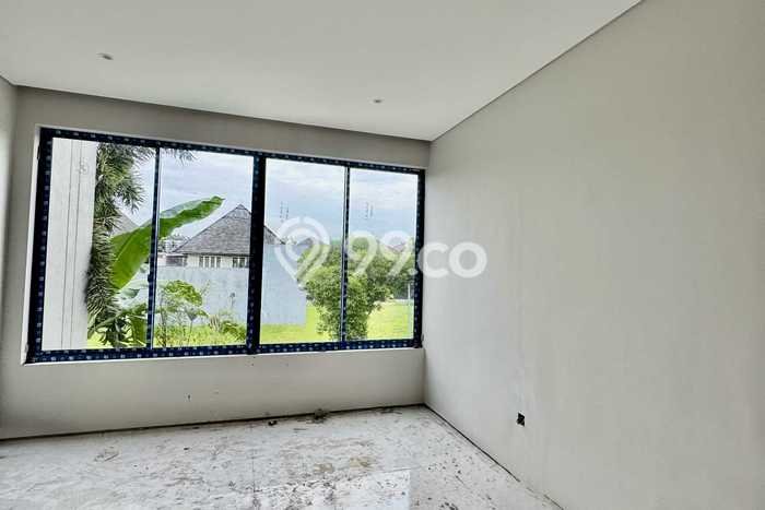 For Sale Rumah Mewah Exclusive di Gubeng, Surabaya For Sale Rumah Mewah Exclusive di Gubeng, Surabaya