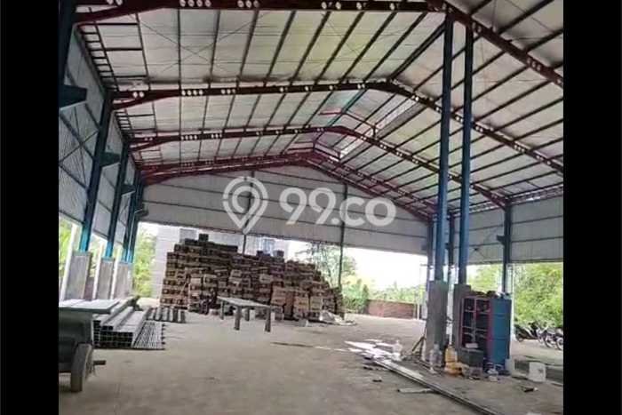 Unit Gudang disewakan di Menganti Gresik dengan LT 2500m2 / LB 1668m2 Unit Gudang disewakan di Menganti Gresik dengan LT 2500m2 / LB 1668m2